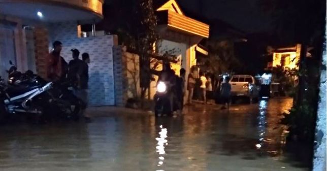 Air Kali Ciliwung Mulai Meluap, Warga Condet Siap Mengungsi