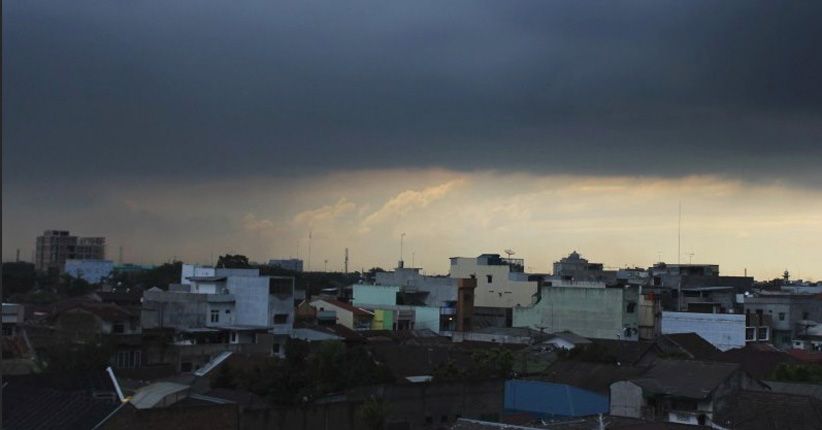 Perkiraan BMKG, Hujan Berpotensi Guyur Jakarta Selatan Siang Ini 