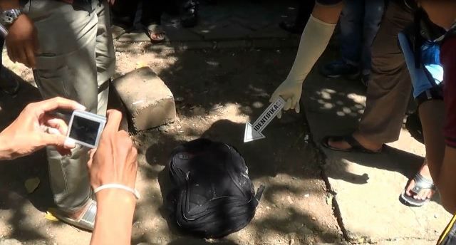 Tas Hitam Berisi Bayi Perempuan Mengambang di Kali Cideng