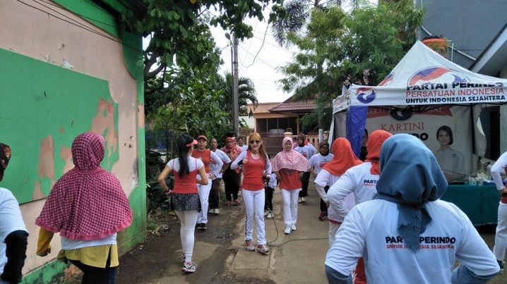 Senam Sehat dan Bakti Sosial Kartini Perindo Disambut Antusias Warga