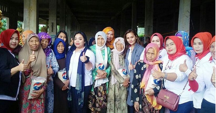 Kartini Perindo Bagikan Paket Beras Gratis untuk Kaum Jompo di Bogor