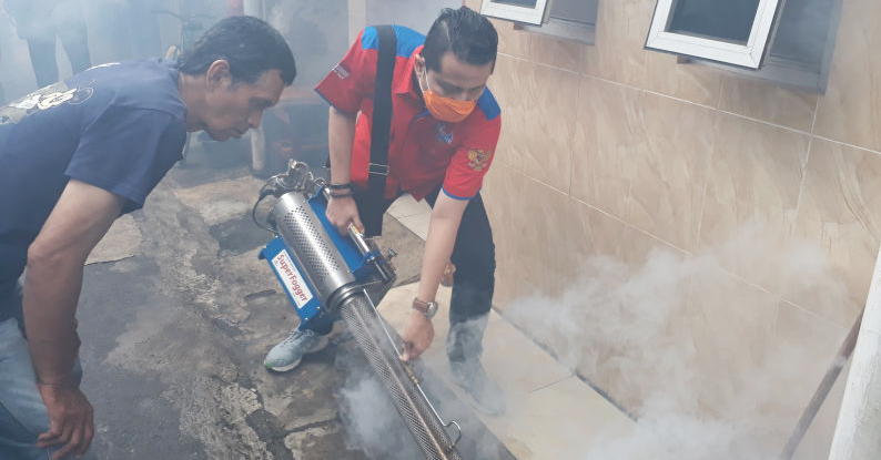 Cegah Demam Berdarah, Rescue Perindo Lakukan Fogging di Kwitang