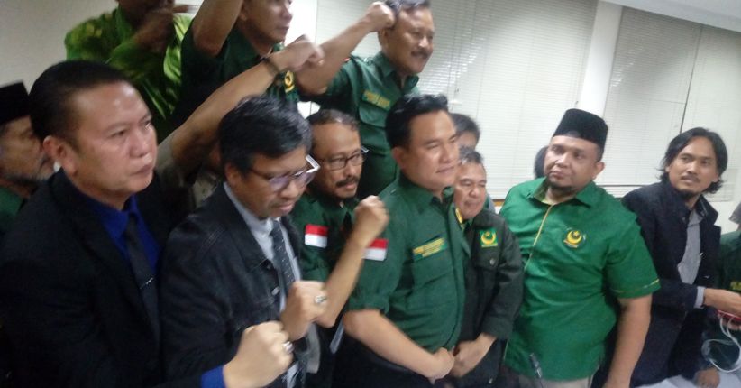 PBB Peserta Pemilu 2019, Pekikan Takbir Menggema di Gedung Bawaslu