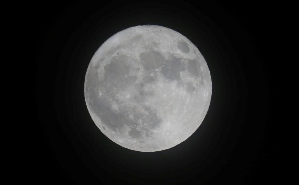 Fenomena Super Snow Moon, BMKG: Waspada Air Pasang Maksimum