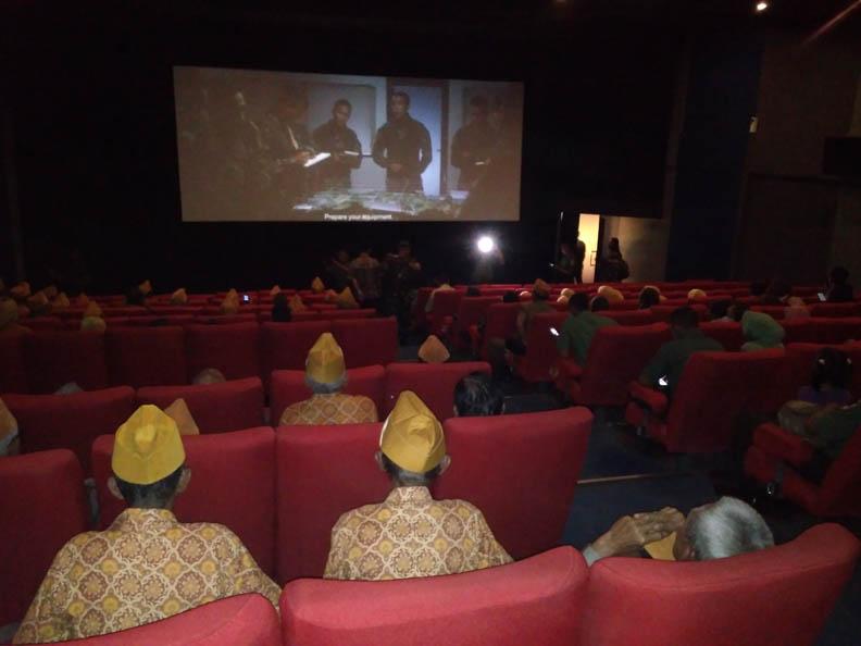 Legiun Veteran Pekalongan Diajak Nonton Film â€œMerah Putih Memanggilâ€œ