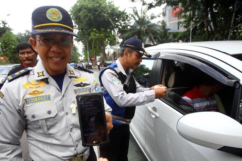 1.427 Taksi Online Tak Lolos Uji KIR, Sandi Serahkan ke Kemenhub