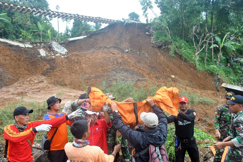 16 Mahasiswa Jadi Korban Tanah Longsor di Karo Sumut, 7 Tewas