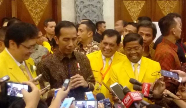 Golkar Instruksikan Semua Pengurus Daerah Pasang Foto Jokowi