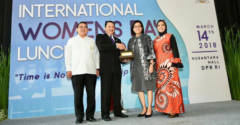 Sebait Pantun Pujian dari Bamsoet untuk Sri Mulyani