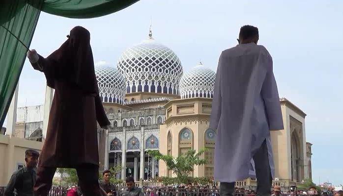 5 Warga Aceh Dihukum Cambuk 394 Kali karena Zina dan Judi
