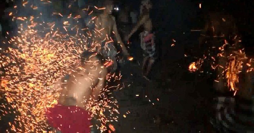 Perang Api di Ubud, Tradisi Usir Roh Jahat Menjelang Hari Raya Nyepi