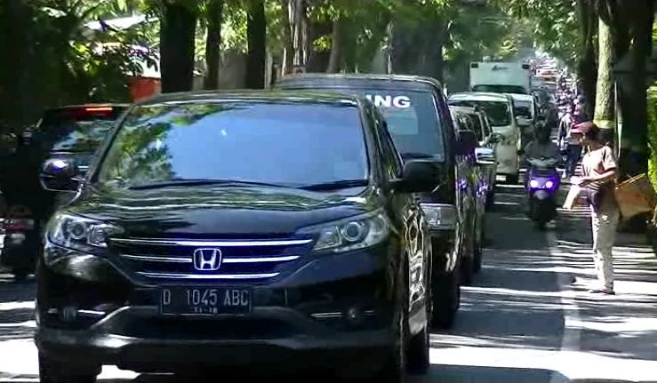 Jelang Tahun Baru, Lalu Lintas di Lembang Padat