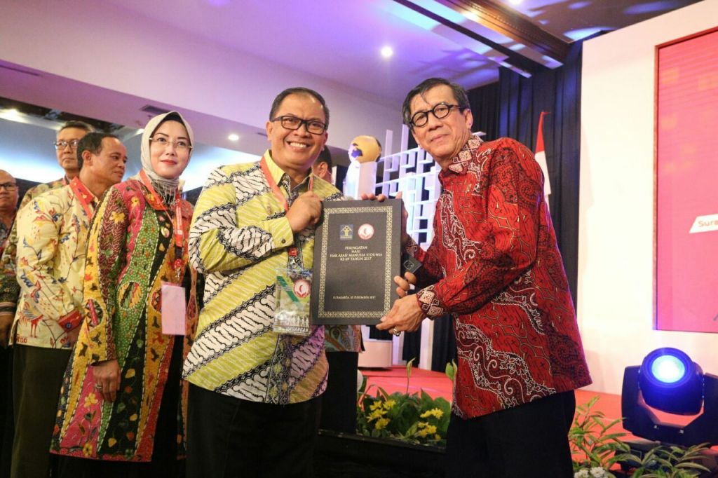 Pemkot Bandung Raih Penghargaan Kota Peduli HAM