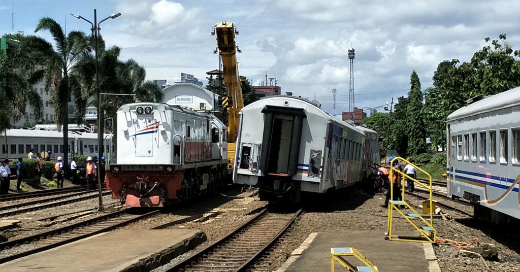 Tiga Gerbong KA Argo Parahyangan yang Anjlok Berhasil Dievakuasi