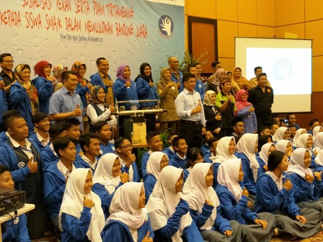 PDAM Tirtawening Beberkan Masalah Air Kota Bandung di Hadapan Siswa