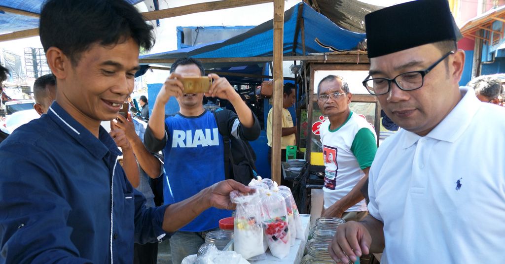 Kembali Serap Aspirasi, Ridwan Kamil Blusukan ke Pasar Cisarua Bogor