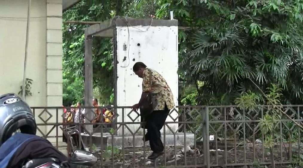 Terlambat Ikut Apel, ASN di Solo Loncat Pagar