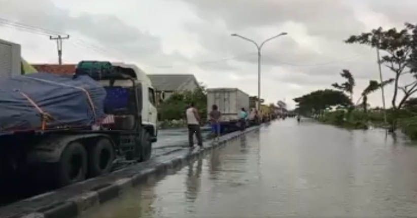 Jalur Pantura Lumpuh, Ribuan Rumah di Brebes Terendam Banjir, 1 Tewas
