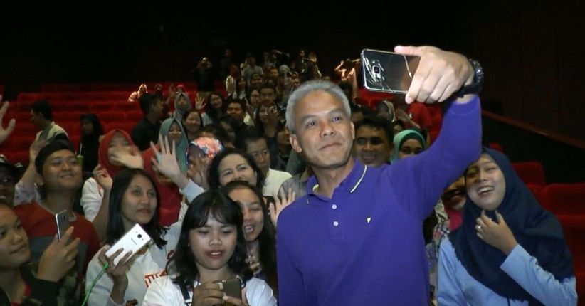 Nobar Dilan 1990 Bersama Anak Yatim, Ganjar: Saya Merasa 17 Tahun Lagi