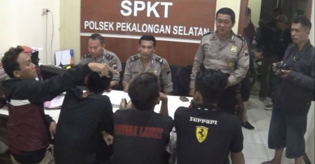 Pria Penuh Tato Tewas Bersimbah Darah dengan Luka Bacok di Pekalongan