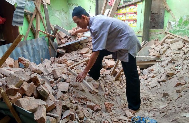 Korban Gempa di Pekalongan Dimakamkan Siang Ini