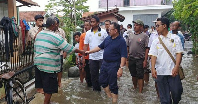Awali Kampanye, Sudirman Said Sambangi Korban Banjir di Brebes-Tegal