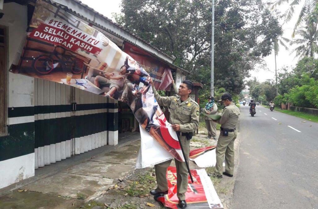 Pasang Iklan Rokok, 20 Warung Ditindak Satpol PP