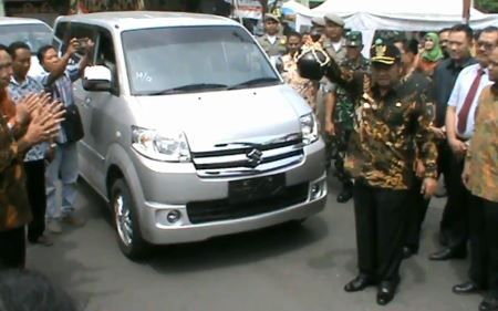 Dapat Mobil, 353 Kades dan Lurah di Sidoarjo Sumringah