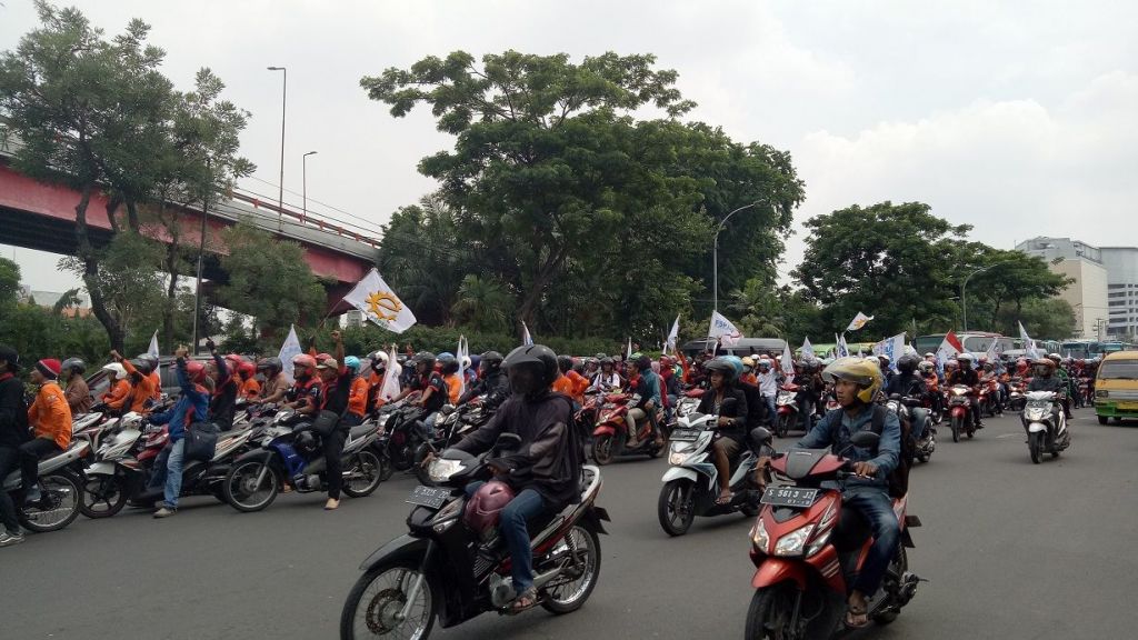 Buruh Apresiasi UMK Surabaya 2018 Rp3,58 Juta