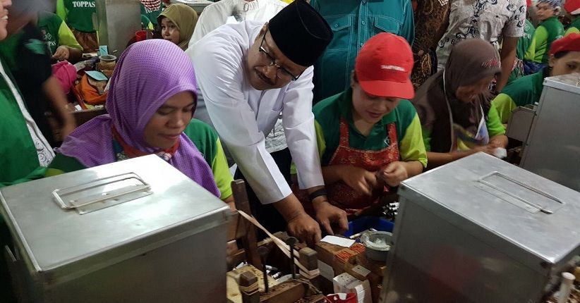 Gus Ipul Awali Kampanye di Pabrik Rokok Malang
