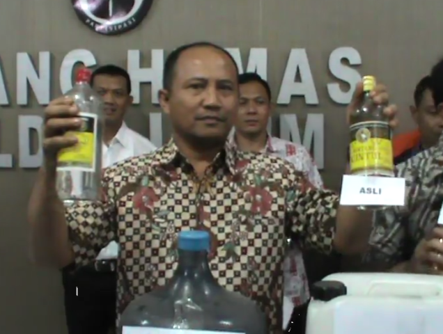 Polda Jatim Bongkar Rumah Produksi Miras Palsu dan Oplosan di Kediri