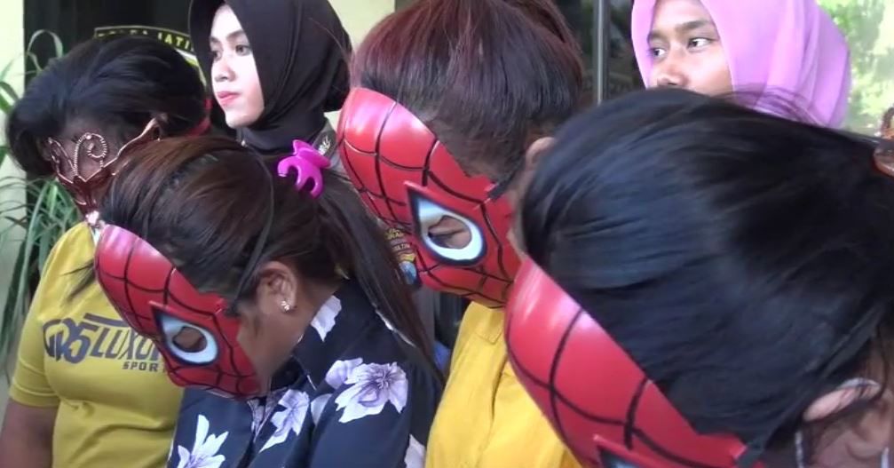 Polisi Tangkap 3 Wanita Diduga Terlibat Prostitusi Online di Atambua