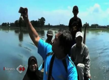 Wisata Banjir, Berkah dari Bencana di Pasuruan