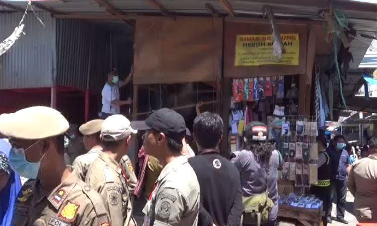 Ratusan Lapak Pedagang Pasar Sentral Makassar Dibongkar Satpol PP