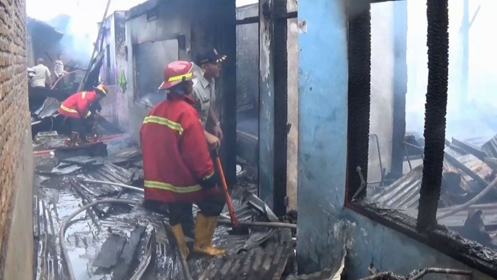 Puluhan Rumah di Jalan Suratin Binjai Hangus Dilalap Api