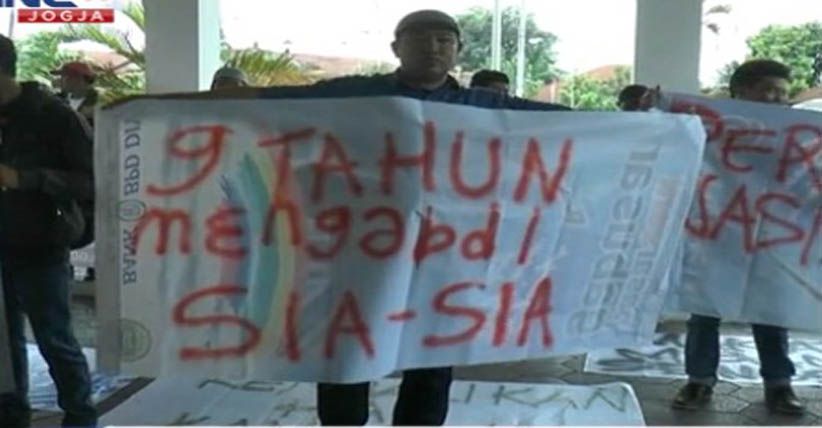 Diputus Kontrak, THL Pemkab Bantul Geruduk DPRD