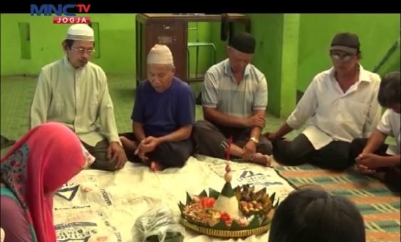 Banyak Kasus Pencurian, Pedagang Pasar Wates Doa Bersama