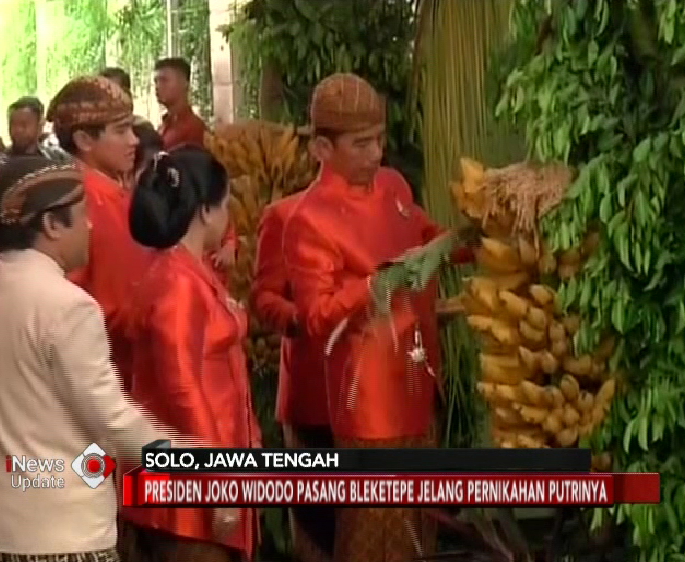 VIDEO: Presiden Jokowi Pasang Bleketepe di Pernikahan Putrinya