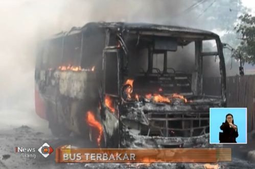 Bus Cikarang-Merak Terbakar, Penumpang BerhamburanÂ 