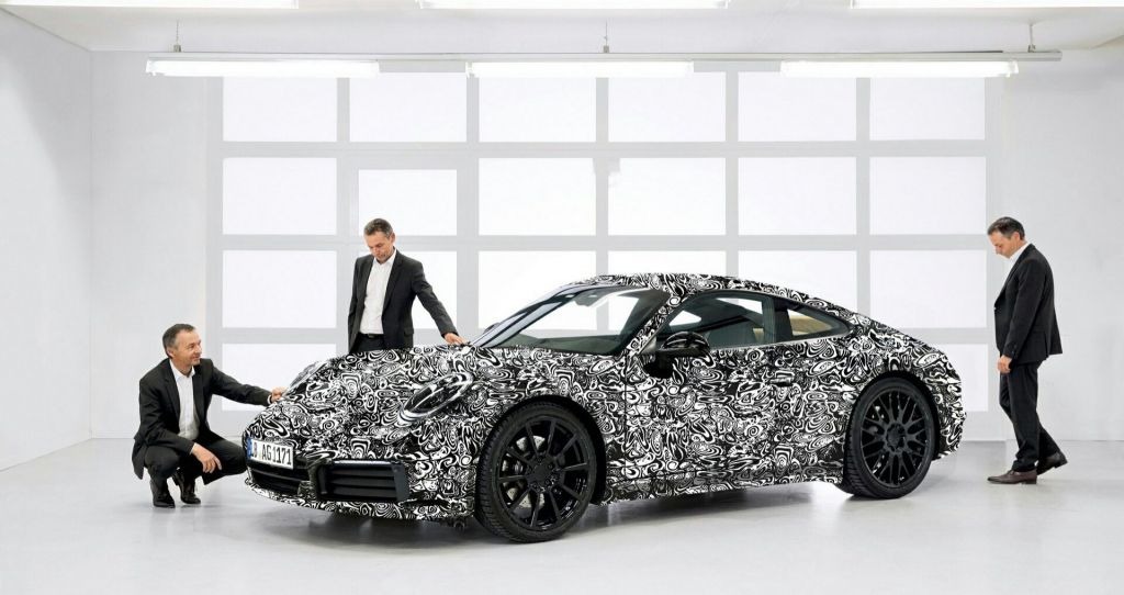 Porsche Isyaratkan 911 Generasi Terbaru Bermesin Listrik