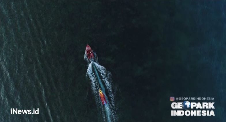 Pantai Londa Lima, Destinasi Asyik Nikmati Banana Boat