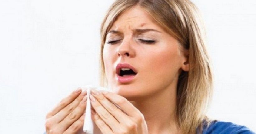 Menutup Bersin Jangan Pakai Telapak Tangan, Begini Cara yang Benar