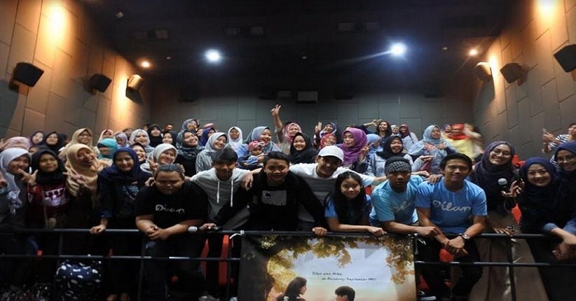 Dilanisme Bandung Baper Bareng Usai Nobar Dilan 1990 