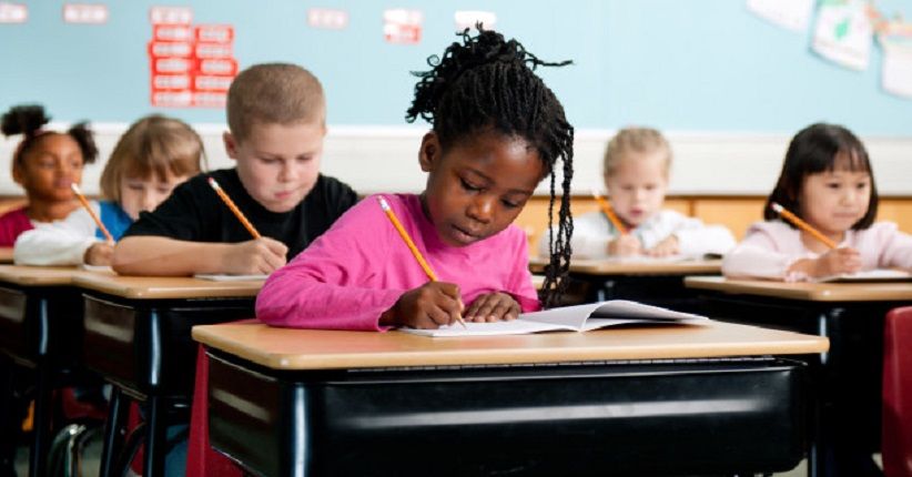 Kecanduan Smartphone, Anak Kesulitan Gunakan Pensil