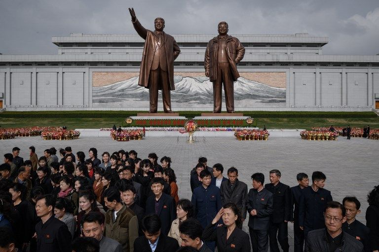 Ribuan Warga Korut Peringati Lahirnya Pendiri Negeri Kim Il Sung