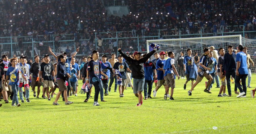 Detik-Detik Kerusuhan di Kanjuruhan, Puluhan Luka dan Sesak Napas