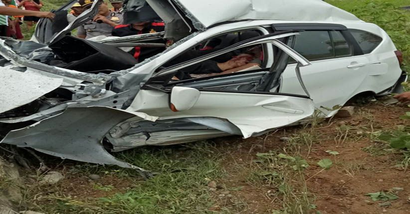 Mobil Taksi Online Ditabrak KA Ciremai di Pemalang, 2 Orang Tewas