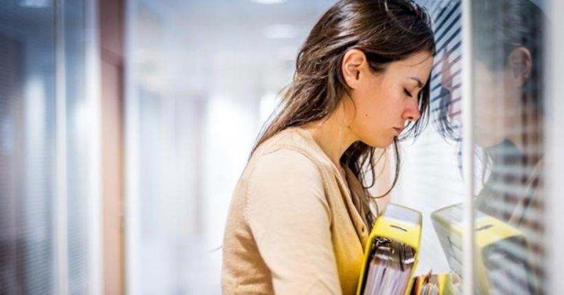 5 Cara Mengatasi Pusing Akibat Tekanan Darah Rendah, Bisa Minum Madu hingga Makan Buah Delima