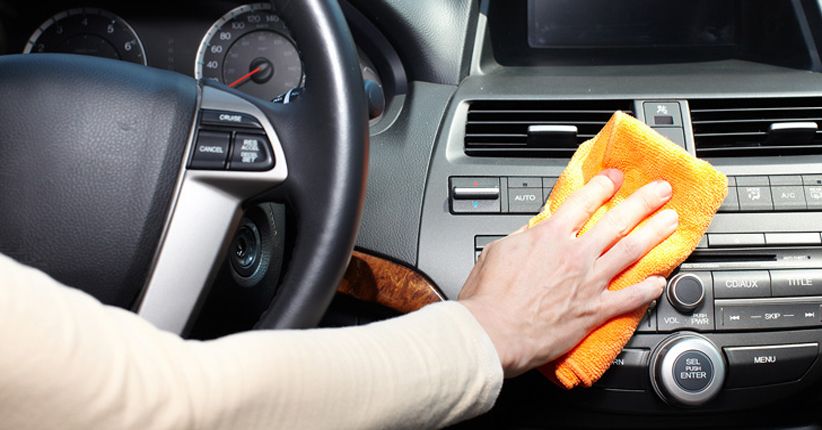 Tips Sederhana Menghilangkan Bau Tak Sedap pada Mobil