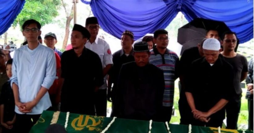 Jenazah Deddy Sutomo Dimakamkan, Anak: Selamat Jalan Jenderal